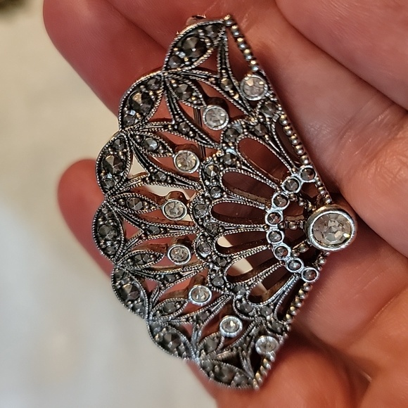 Avon Art Deco Style Spanish Fan Rhinestone Brooch Pin - Picture 3 of 7